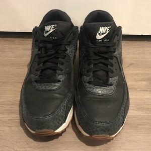 Black Nike Air Max